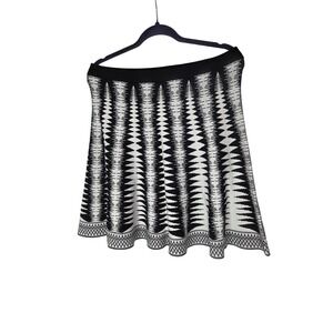SAKS FIFTH AVENUE Knit Geometric Skirt LG Black White Chevron Pleated Flare